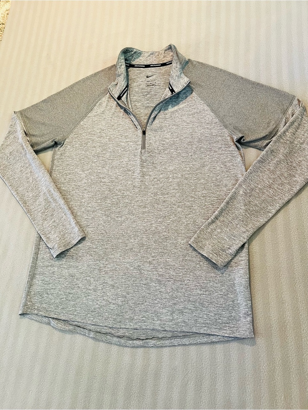 Nike Men’s Light Gray Heather Quarter-Zip Long Sleeve Pullover